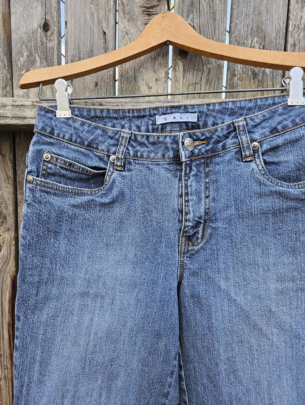 Classic Women's Blue Jeans - Comfortable Everyday Fit Size 8 - Picture 5 of 12